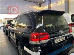 تۆیۆتا لاند کروزەر